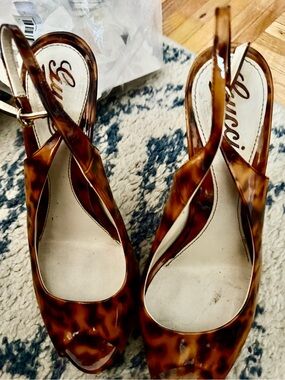 Gucci Tortoiseshell Patent Slingback Peep-Toe Heels - Brown